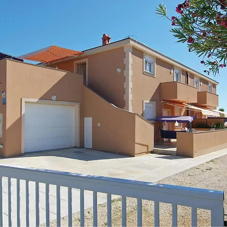 2 Bedroom In 公寓